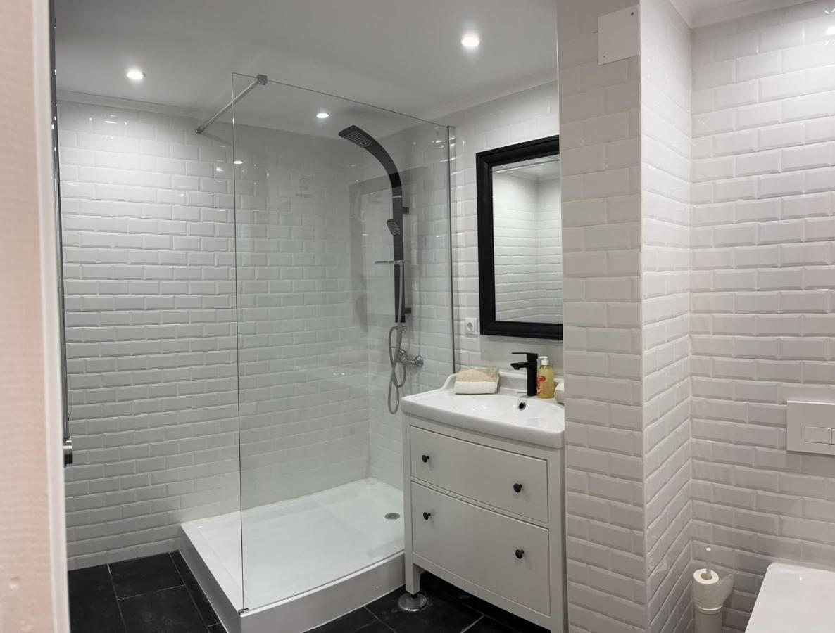 Accommodation In Sesimbra - Two Double Bedroom Extérieur photo